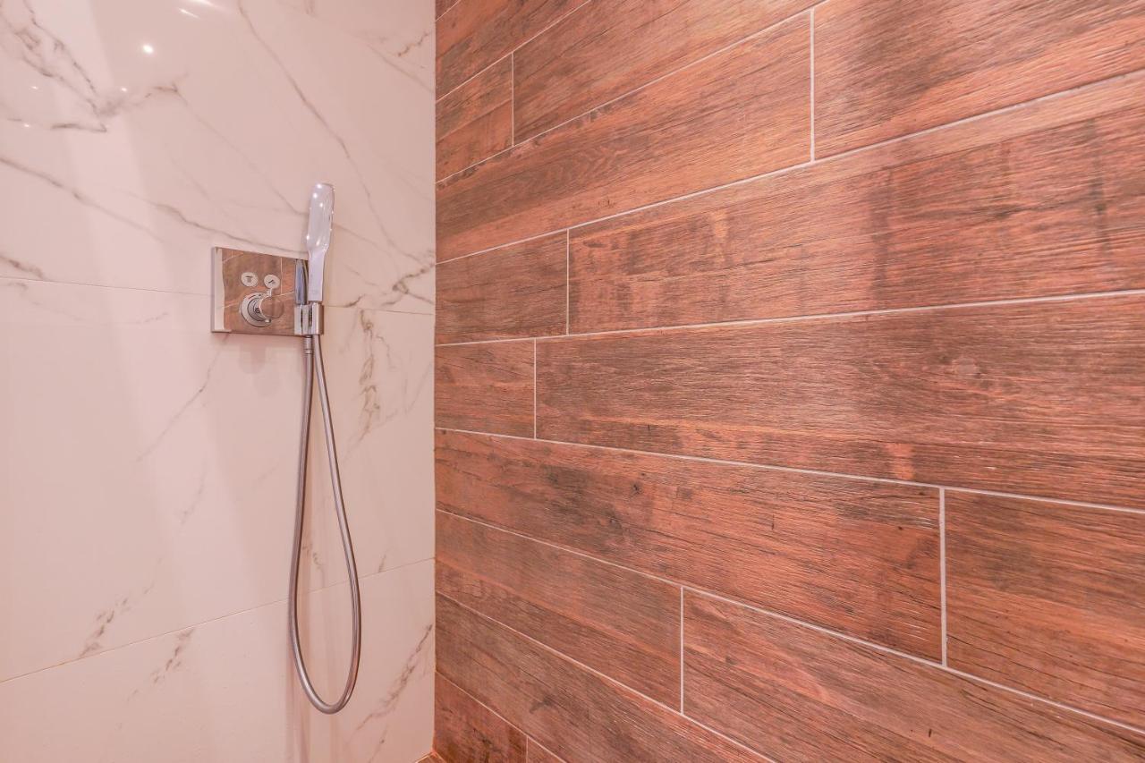 Attico Di Via D'Azeglio Bed & Breakfast โบโลญญา ภายนอก รูปภาพ
