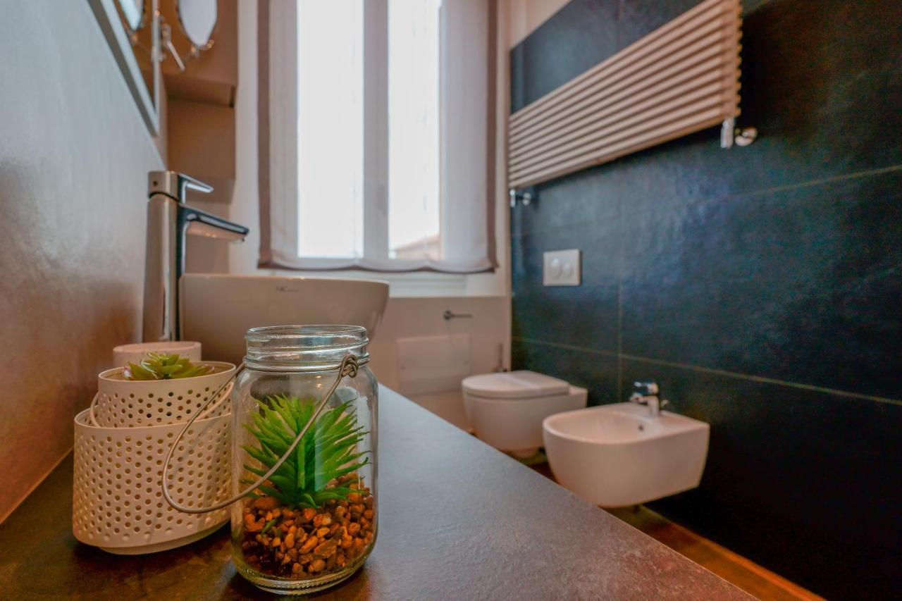 Attico Di Via D'Azeglio Bed & Breakfast โบโลญญา ภายนอก รูปภาพ
