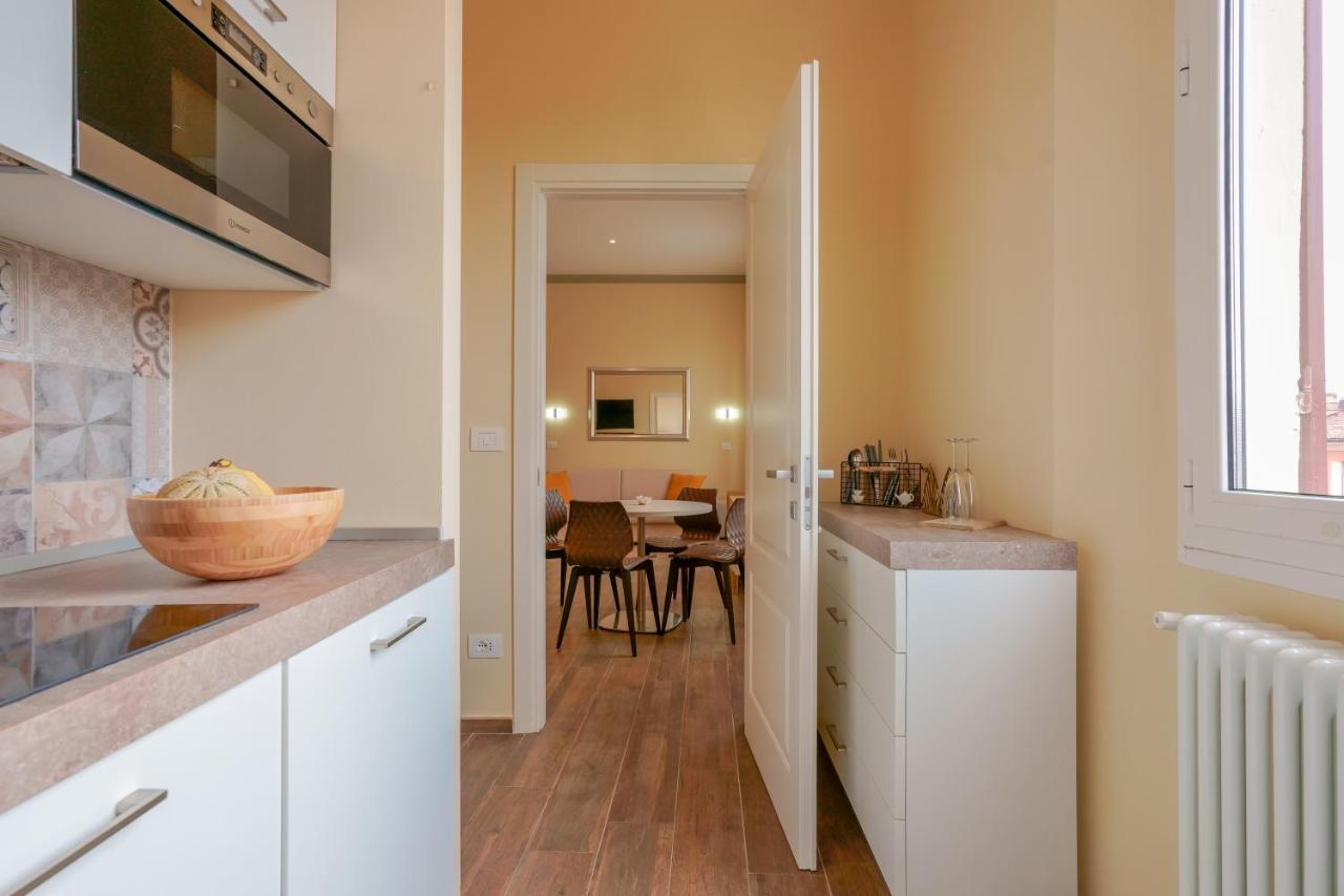Attico Di Via D'Azeglio Bed & Breakfast โบโลญญา ภายนอก รูปภาพ