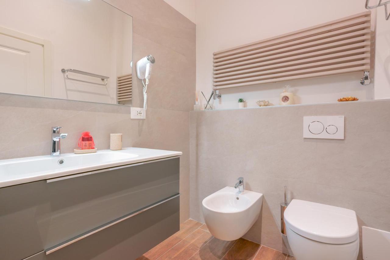 Attico Di Via D'Azeglio Bed & Breakfast โบโลญญา ภายนอก รูปภาพ