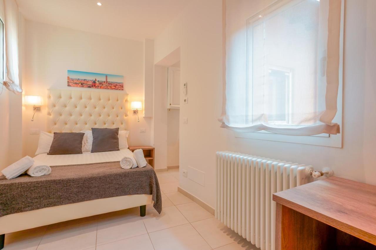 Attico Di Via D'Azeglio Bed & Breakfast โบโลญญา ภายนอก รูปภาพ