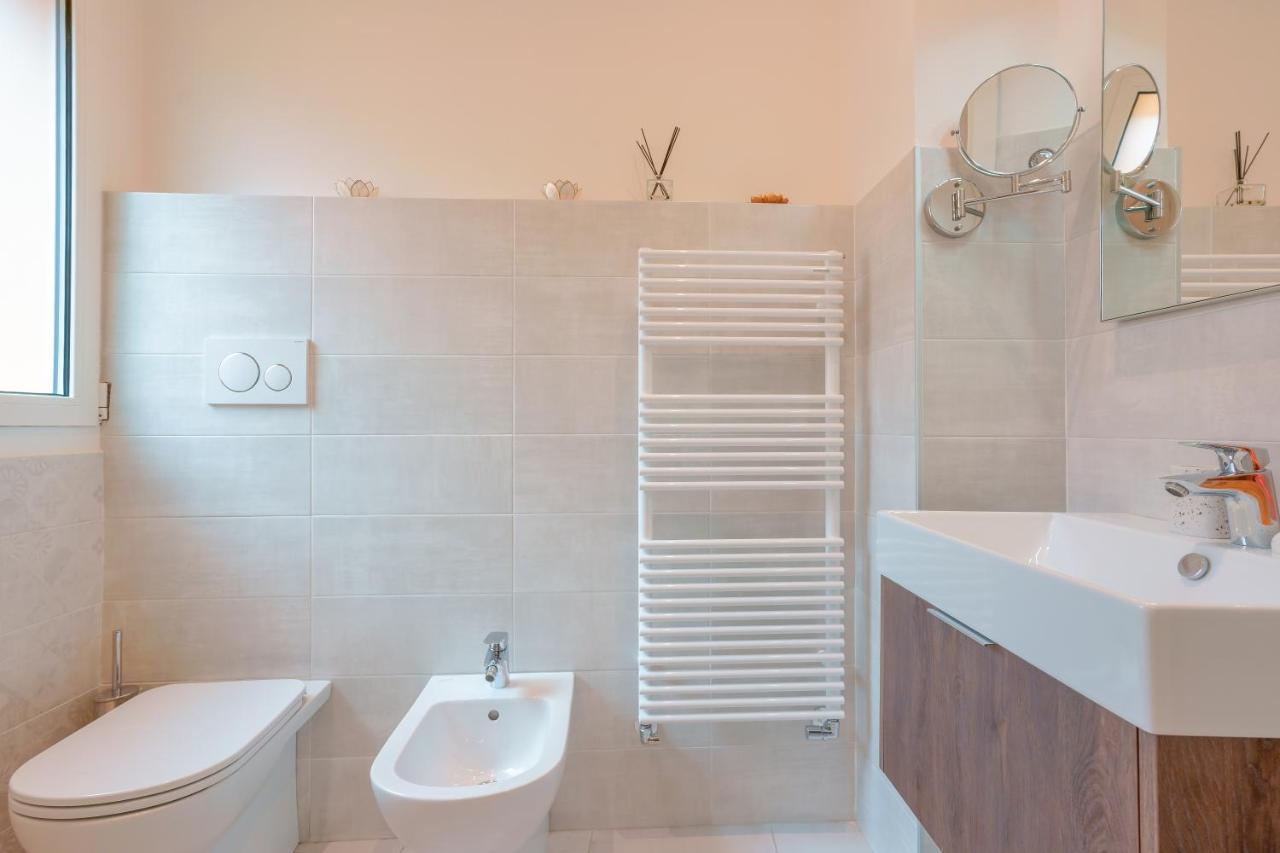 Attico Di Via D'Azeglio Bed & Breakfast โบโลญญา ภายนอก รูปภาพ