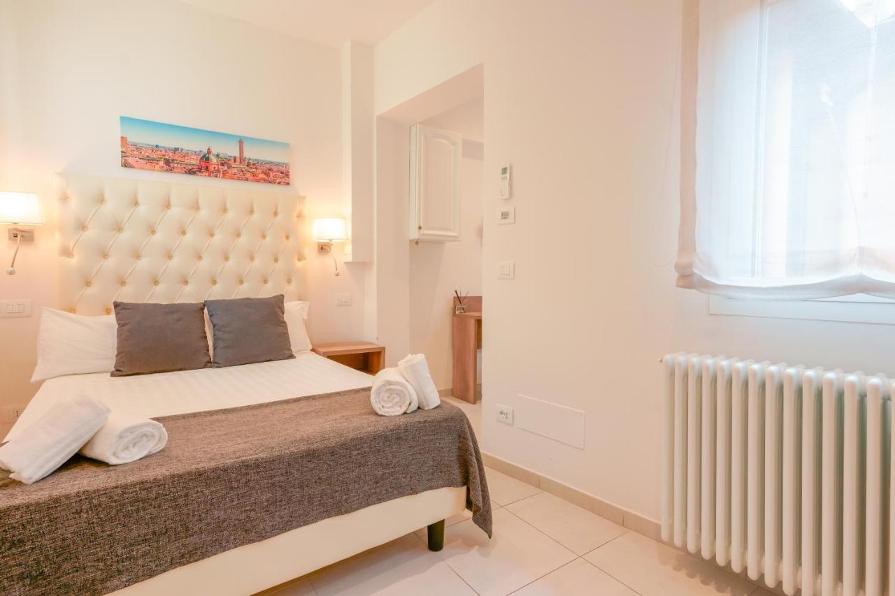 Attico Di Via D'Azeglio Bed & Breakfast โบโลญญา ภายนอก รูปภาพ