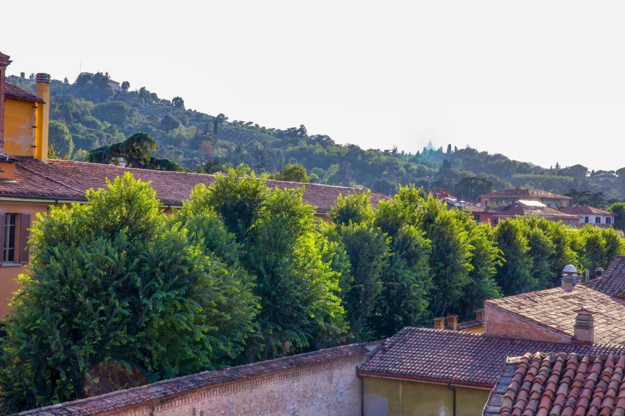 Attico Di Via D'Azeglio Bed & Breakfast โบโลญญา ภายนอก รูปภาพ